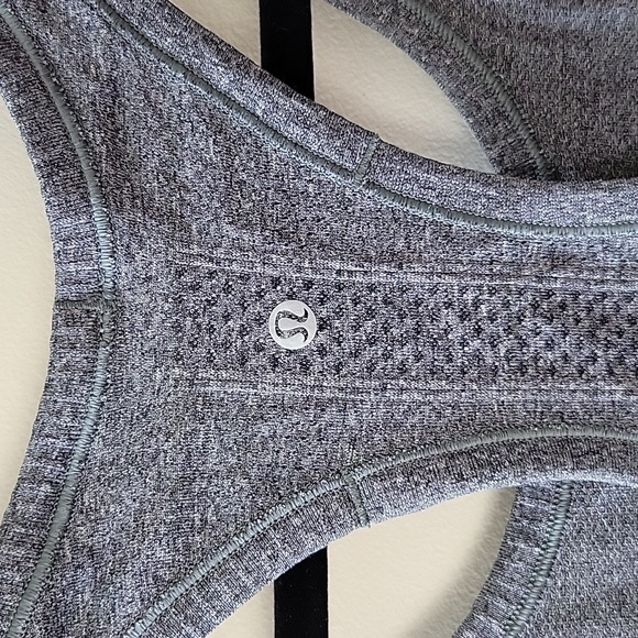 Lululemon Racerback Swiftly tech - Picture 3 of 4